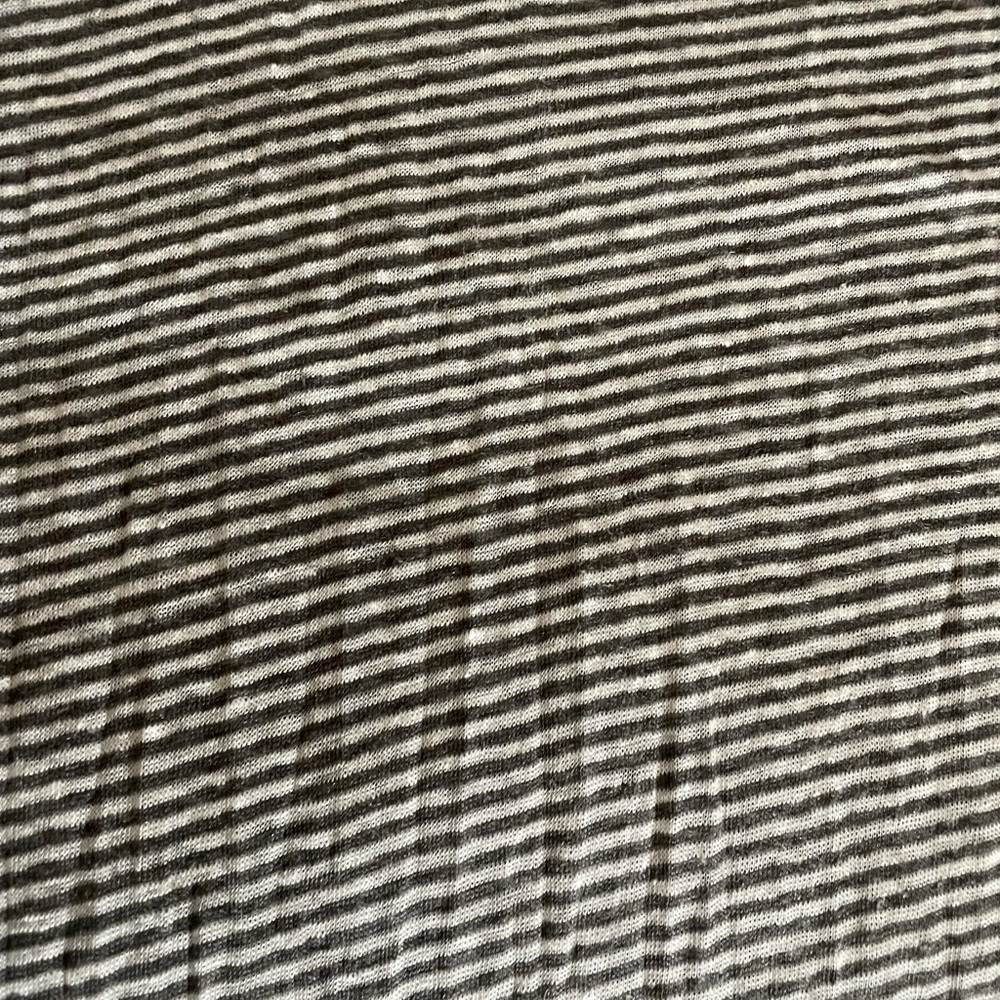 Gucci Linen Striped Scarf Su Nesa in Ivory and Lead - Picture 8 of 8